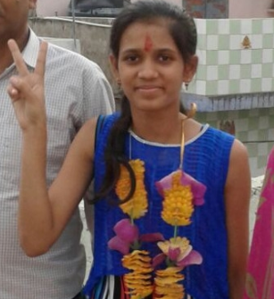 RBSE topper tanisha vijay 2016 picture