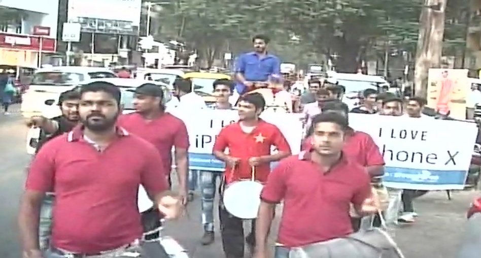 iPhone X Publicity Stunt